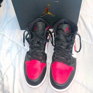 Maroon Mid 1 Jordan’s